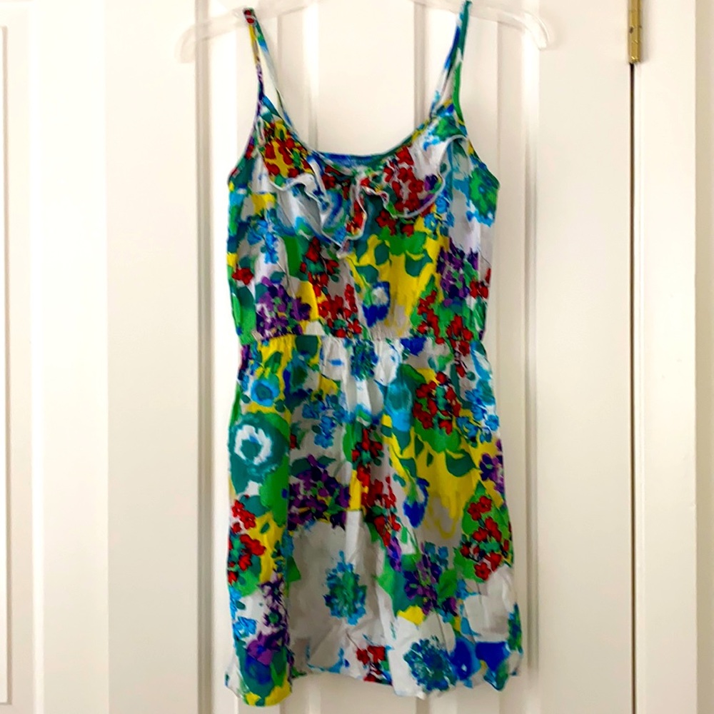 Xhilaration top, ruffle in front good condition😊